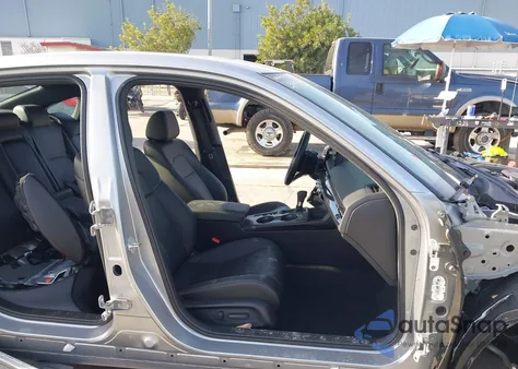 2025 Honda Civic Hybrid Sport/Sport Touring z USA, uszkodzony, nr VIN 2HGFE4F81SH345456